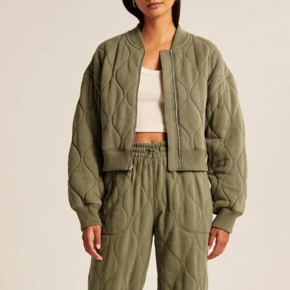 NWT Abercrombie & Fitch Army Green Onion Quilted Soft Bomber Jacket - Picture 3 of 6